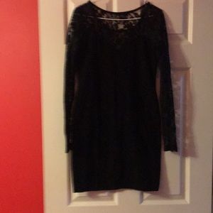 Dress with lacy sleeves